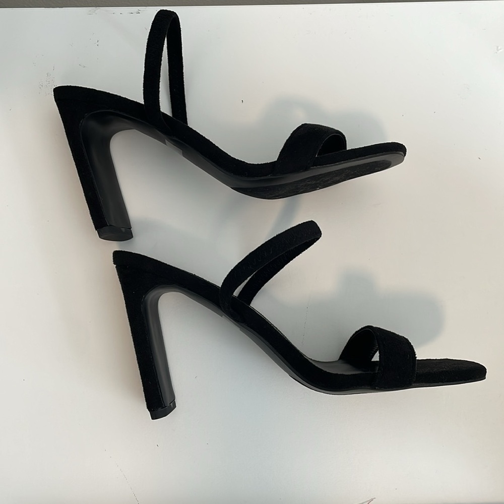 Lulus black strappy suede sandals - Picture 4 of 6